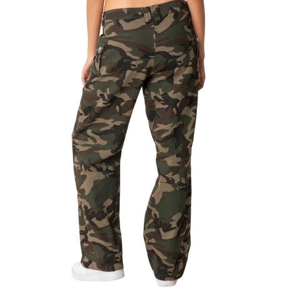 Edikted Women's Camouflage Low Waist Pants